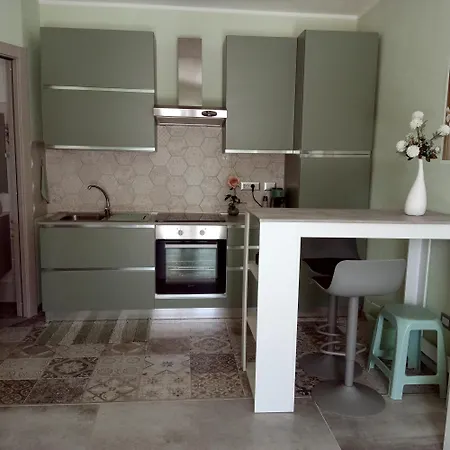 Con Veranda E Giardino A 75 M Dal Mare