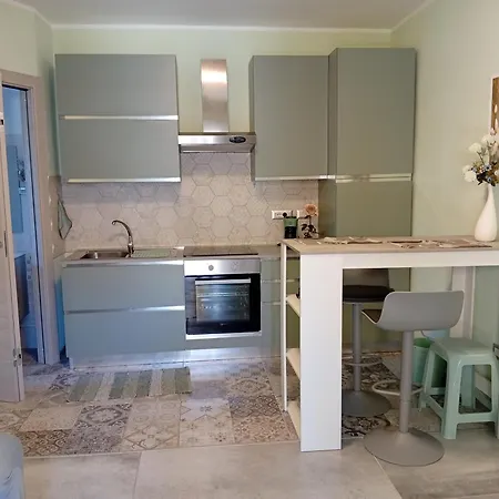 Salvia, Veranda E Giardino A 75 M Dal Mare بيت للعطل